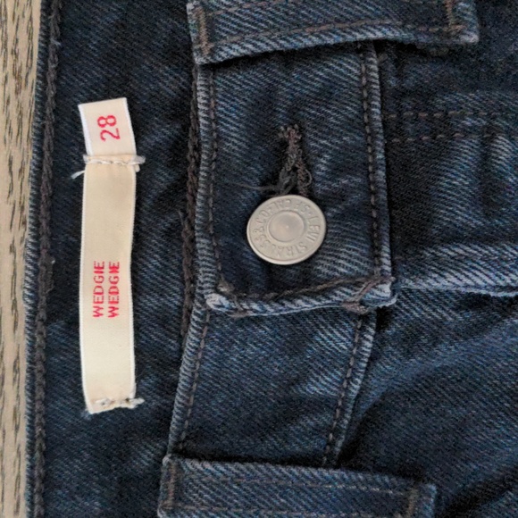 Levi's Wedgie jeans, black denim, straight leg, high rise, Size 28 - Picture 3 of 8